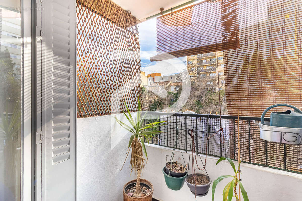 Appartement à MARSEILLE-3E