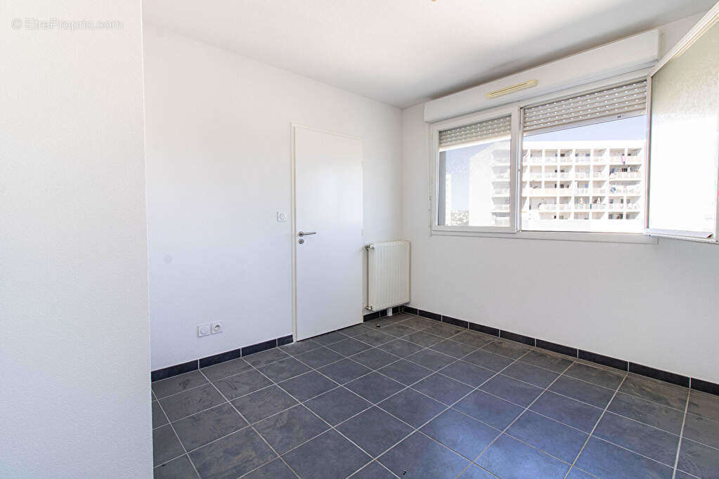 Appartement à MARSEILLE-3E