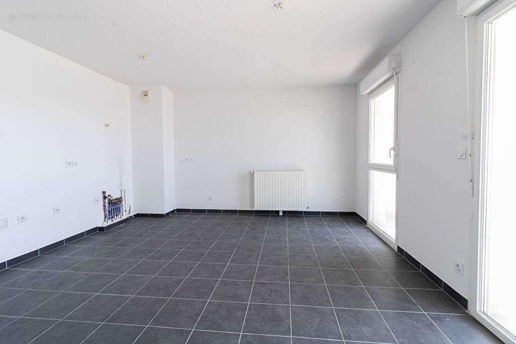 Appartement à MARSEILLE-3E