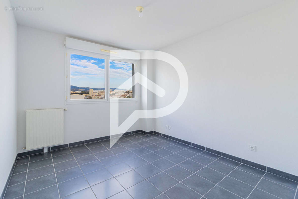 Appartement à MARSEILLE-3E