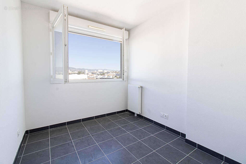 Appartement à MARSEILLE-3E