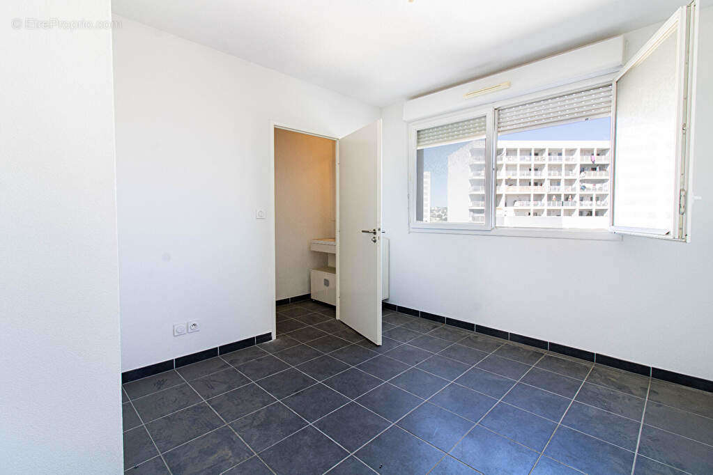 Appartement à MARSEILLE-3E