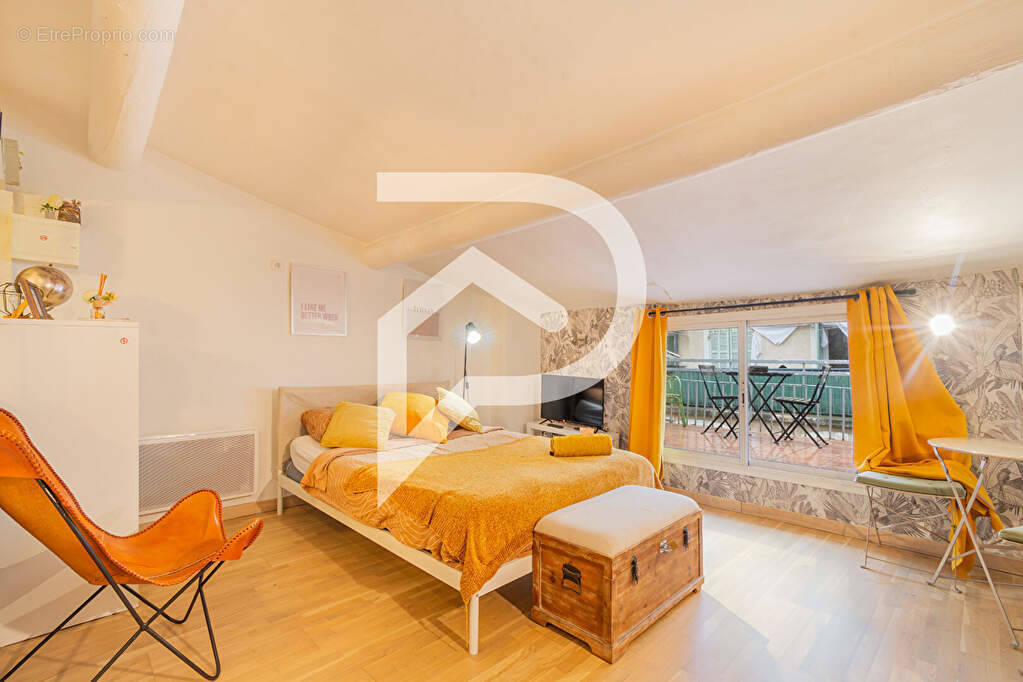 Appartement à MARSEILLE-2E