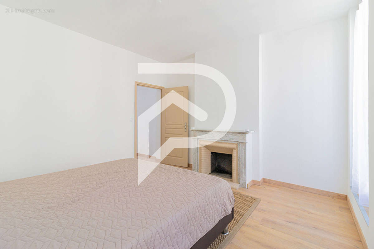 Appartement à MARSEILLE-2E