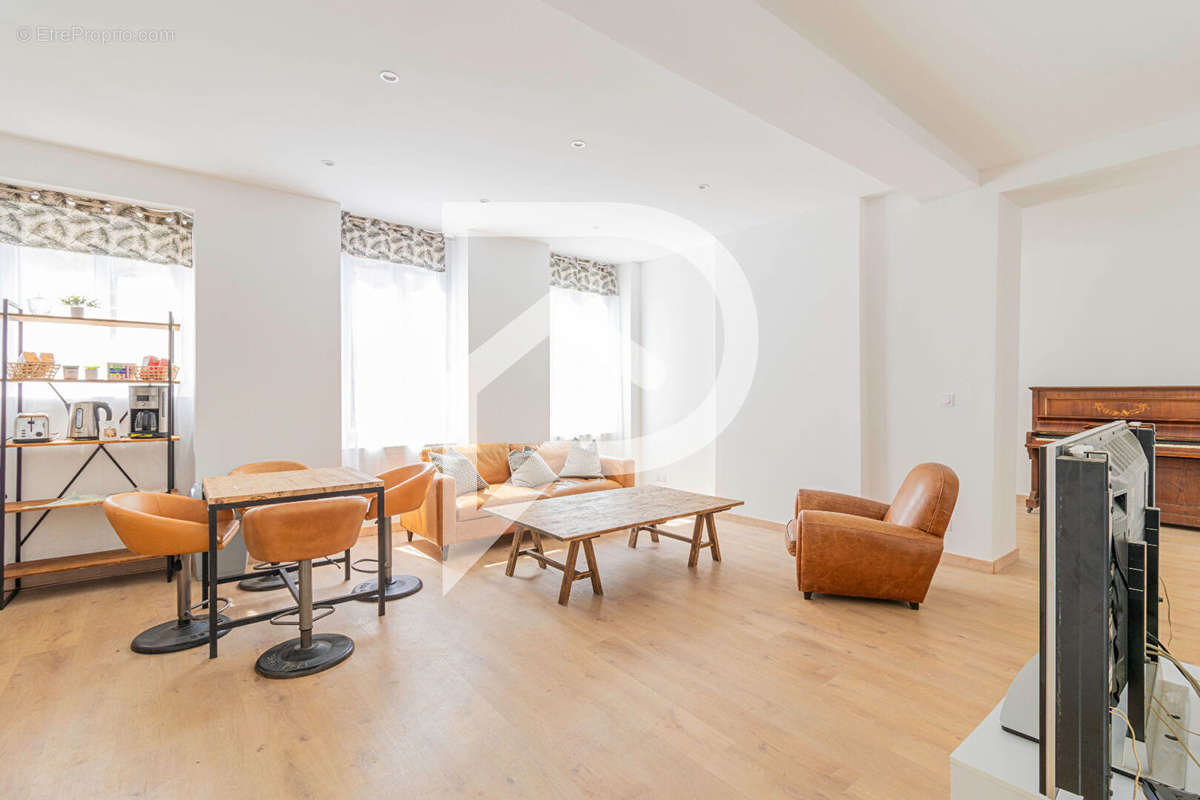 Appartement à MARSEILLE-2E