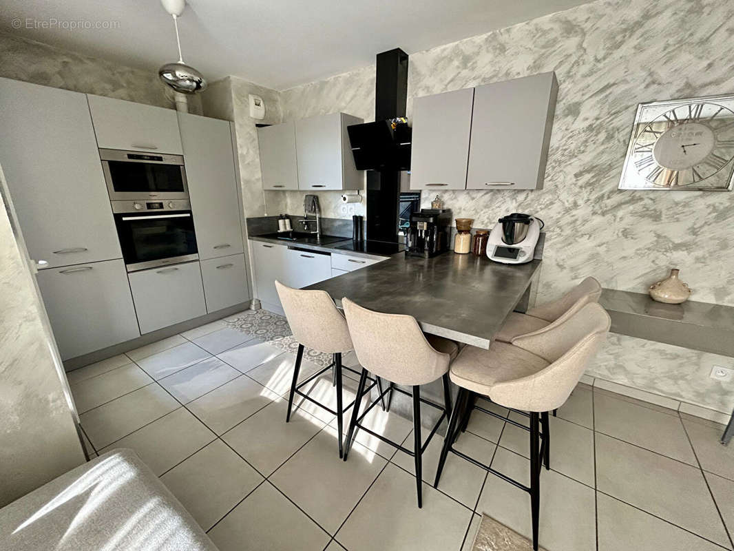 Appartement à LYON-8E