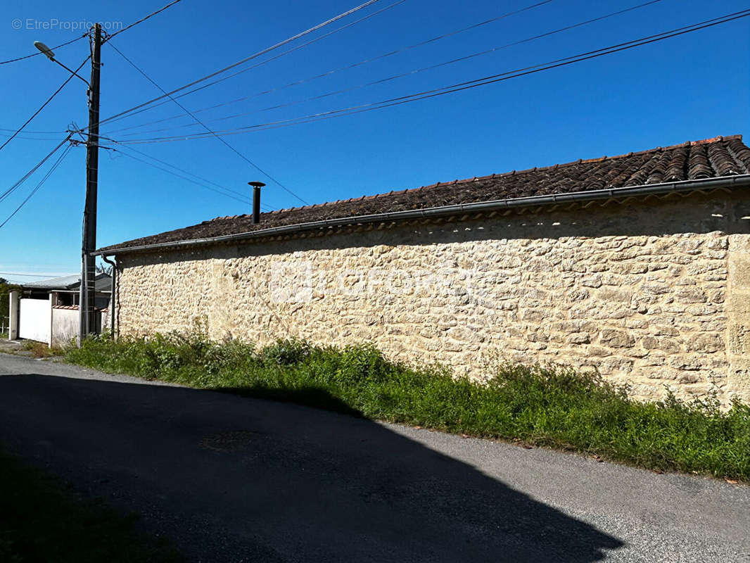 Maison à LA LANDE-DE-FRONSAC