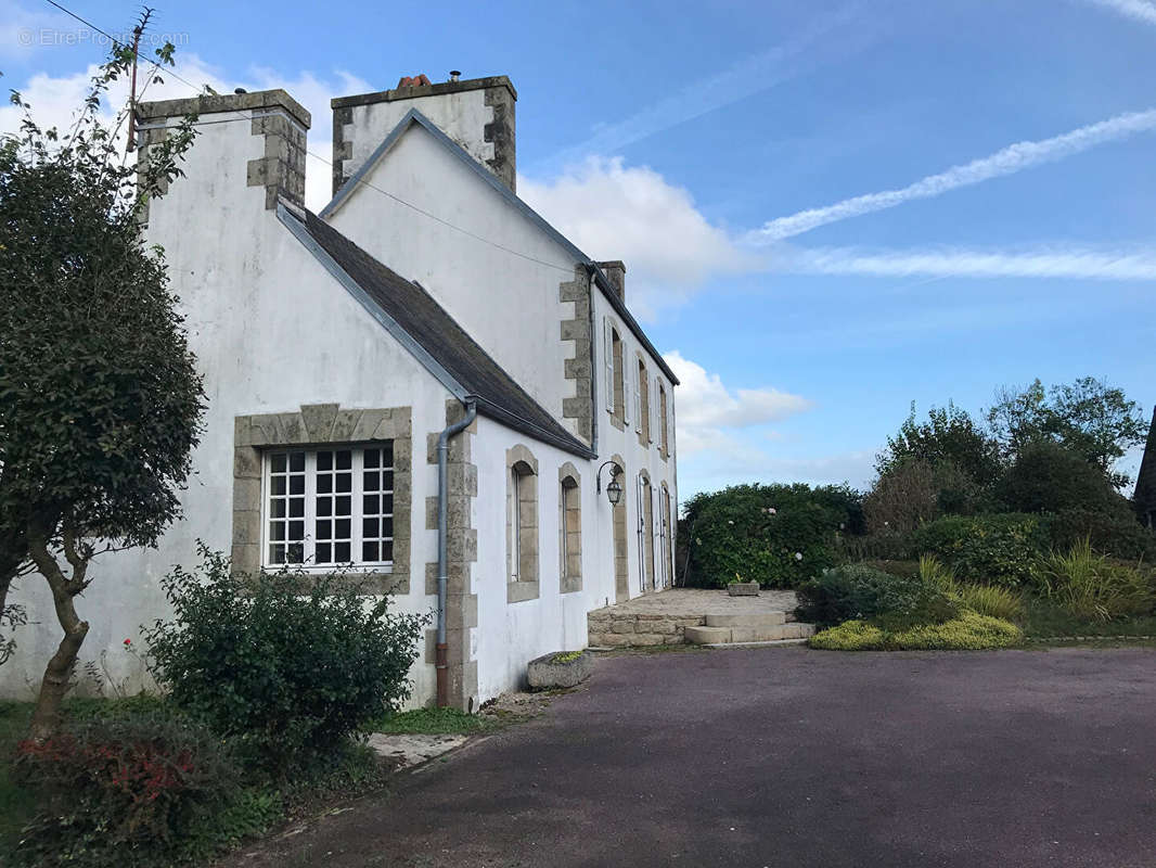 Maison à PLOUGONVEN