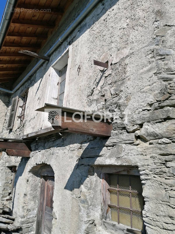 Maison à LES CHAPELLES