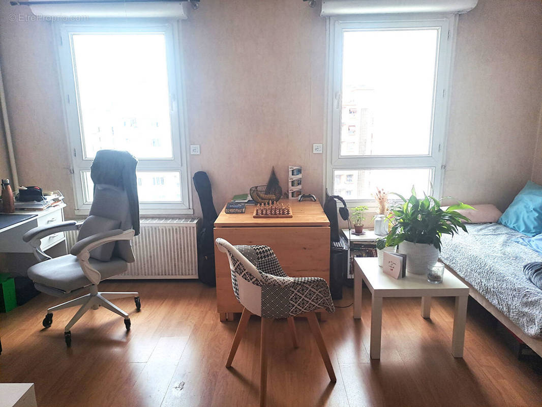 Appartement à MONTROUGE