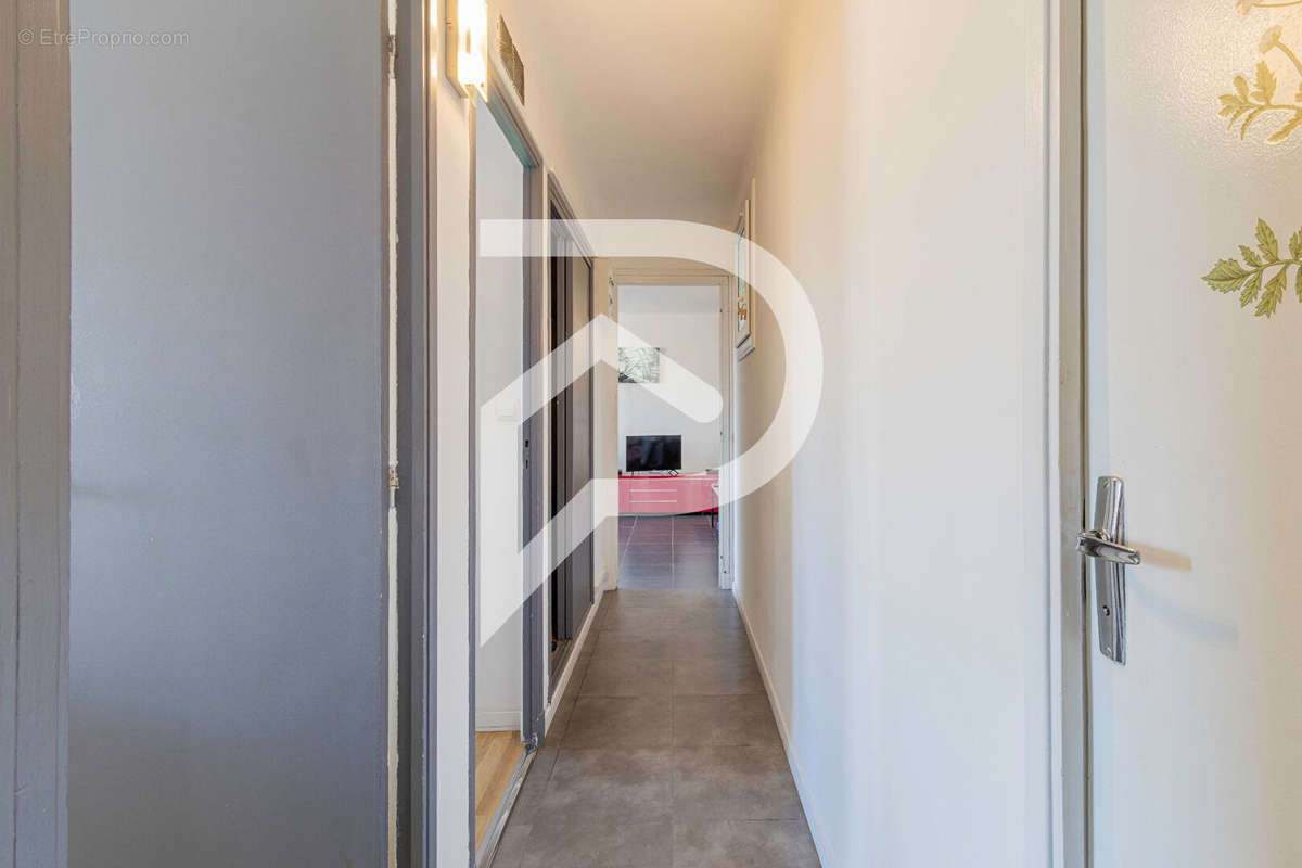 Appartement à MARSEILLE-5E