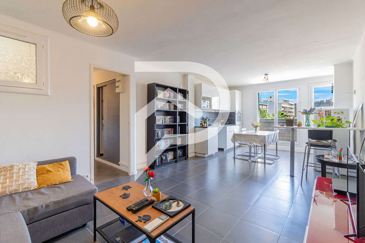 Appartement à MARSEILLE-5E