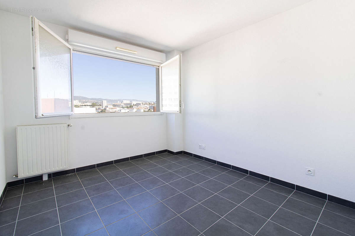 Appartement à MARSEILLE-3E