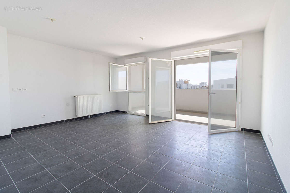 Appartement à MARSEILLE-3E