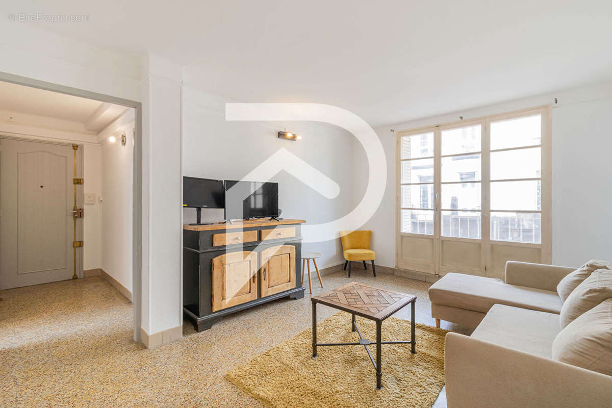 Appartement à MARSEILLE-5E