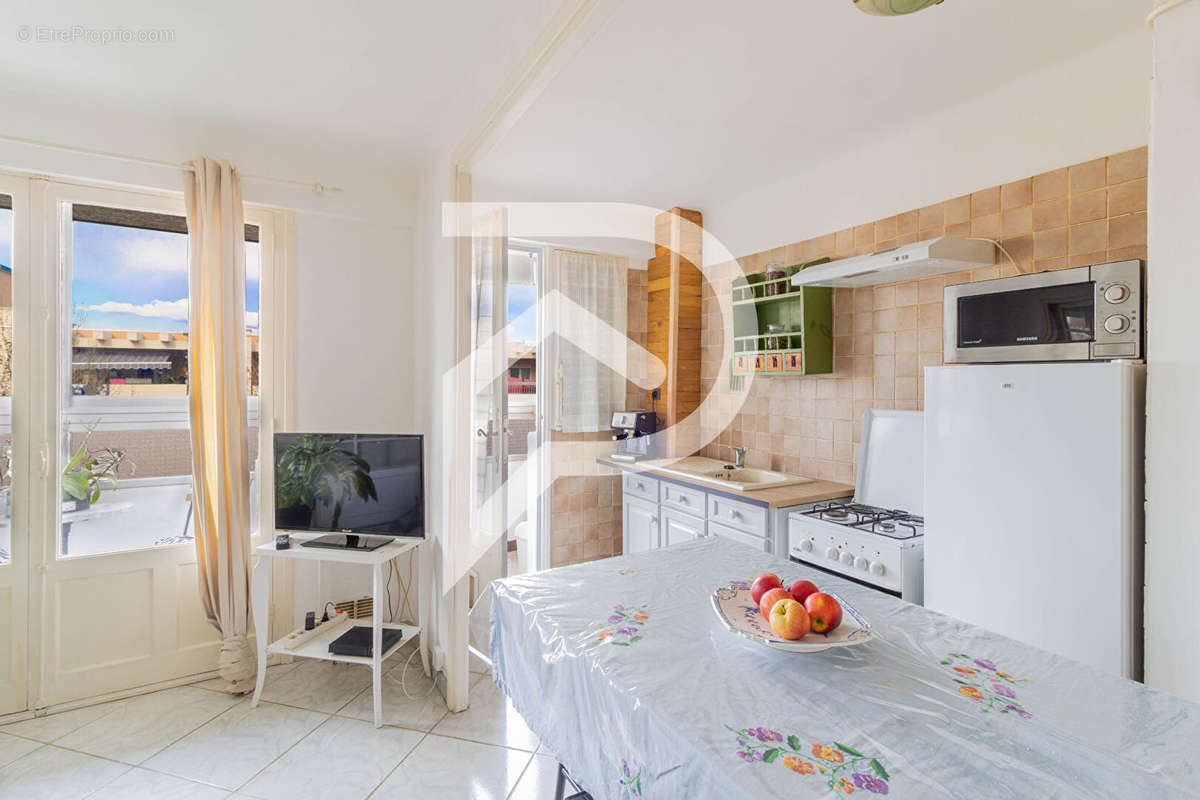 Appartement à MARSEILLE-3E