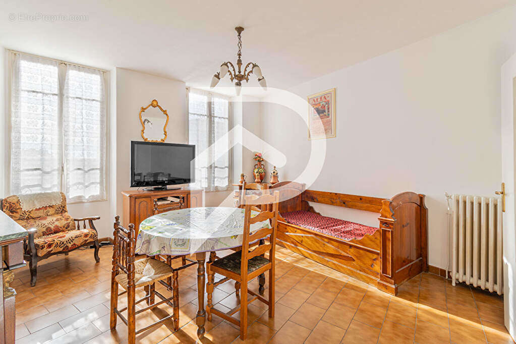 Appartement à MARSEILLE-1E