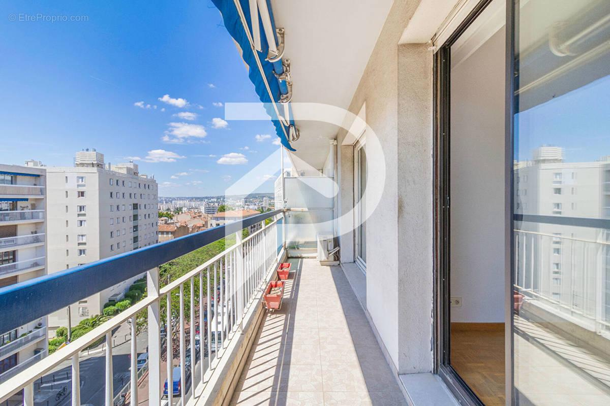 Appartement à MARSEILLE-4E