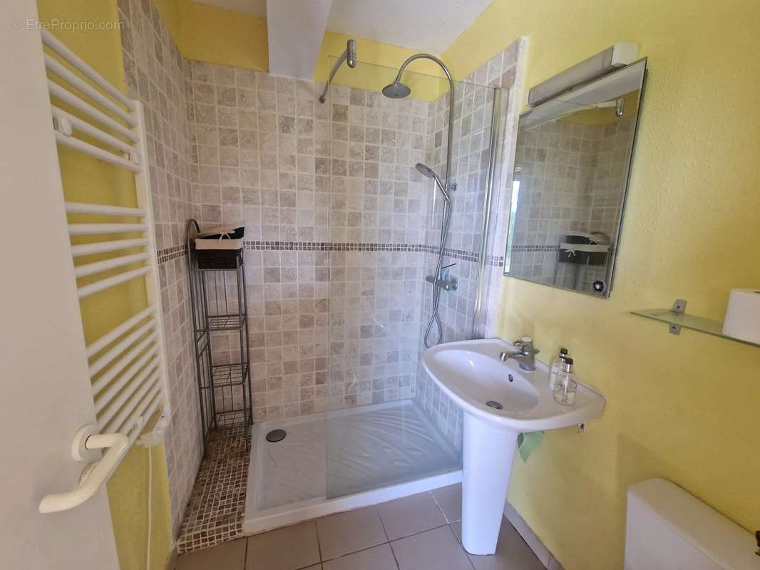 Appartement à CASTELNAUD-DE-GRATECAMBE