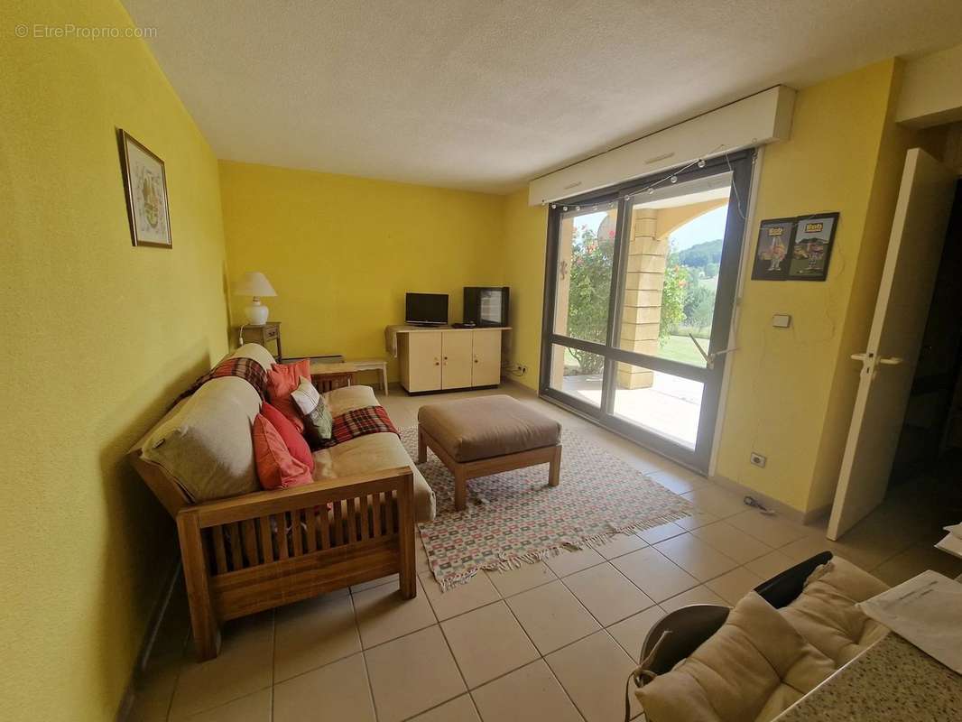 Appartement à CASTELNAUD-DE-GRATECAMBE