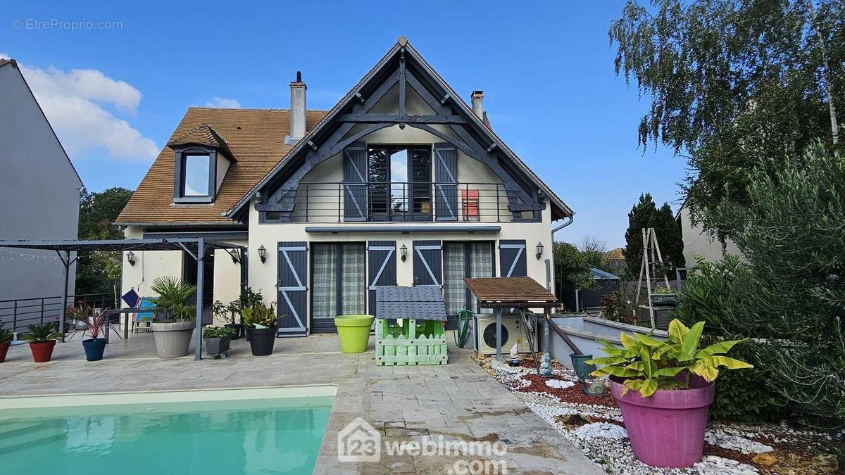 Venez découvrir cette belle maison de 200 m². - Maison à ETIOLLES