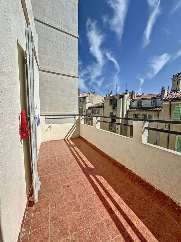 Appartement à MARSEILLE-1E