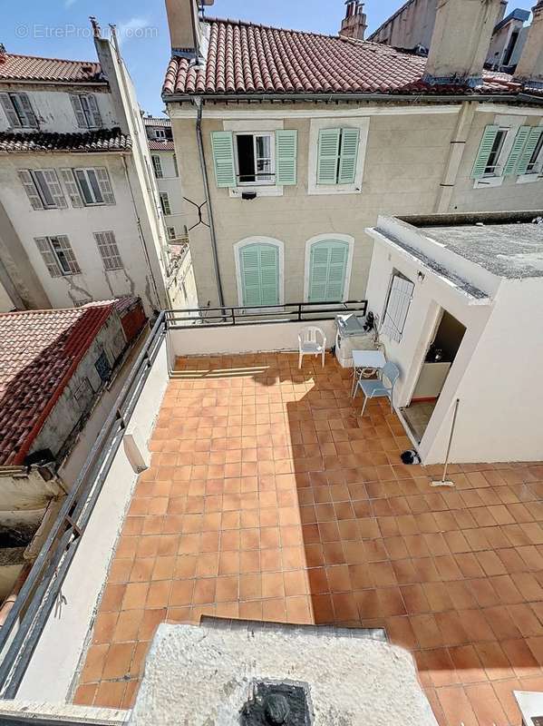 Appartement à MARSEILLE-1E