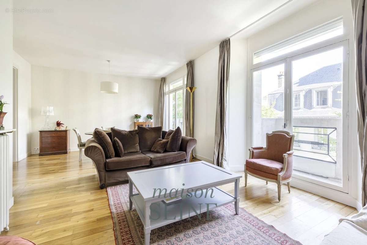 Appartement à NEUILLY-SUR-SEINE