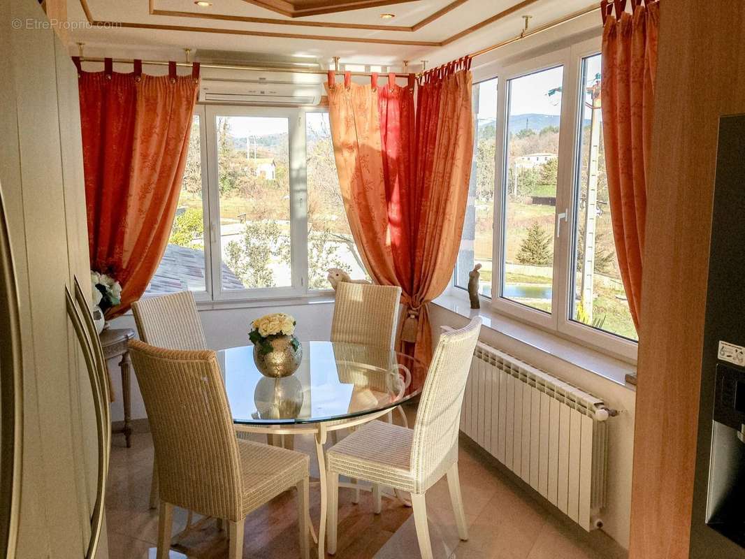 Appartement à MONTAUROUX