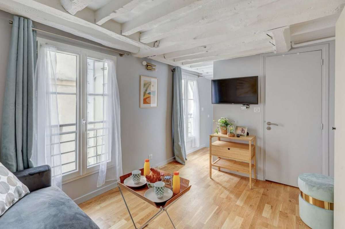 Appartement à PARIS-3E