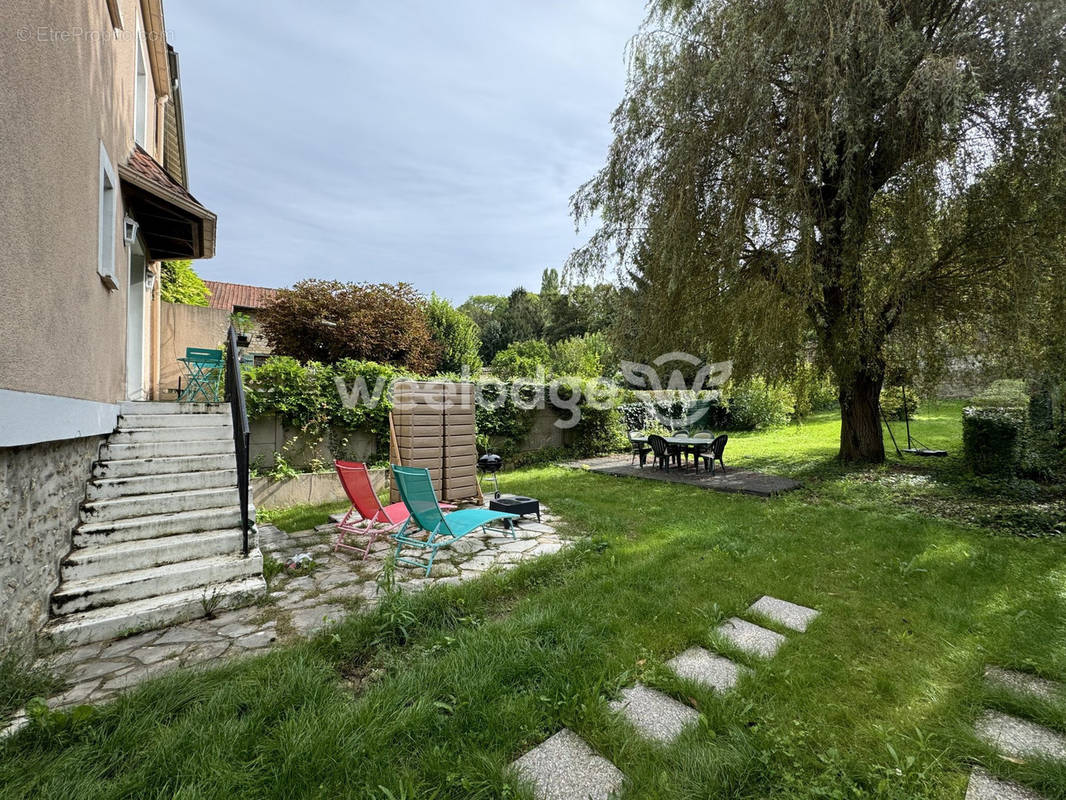 Maison à MEZY-SUR-SEINE