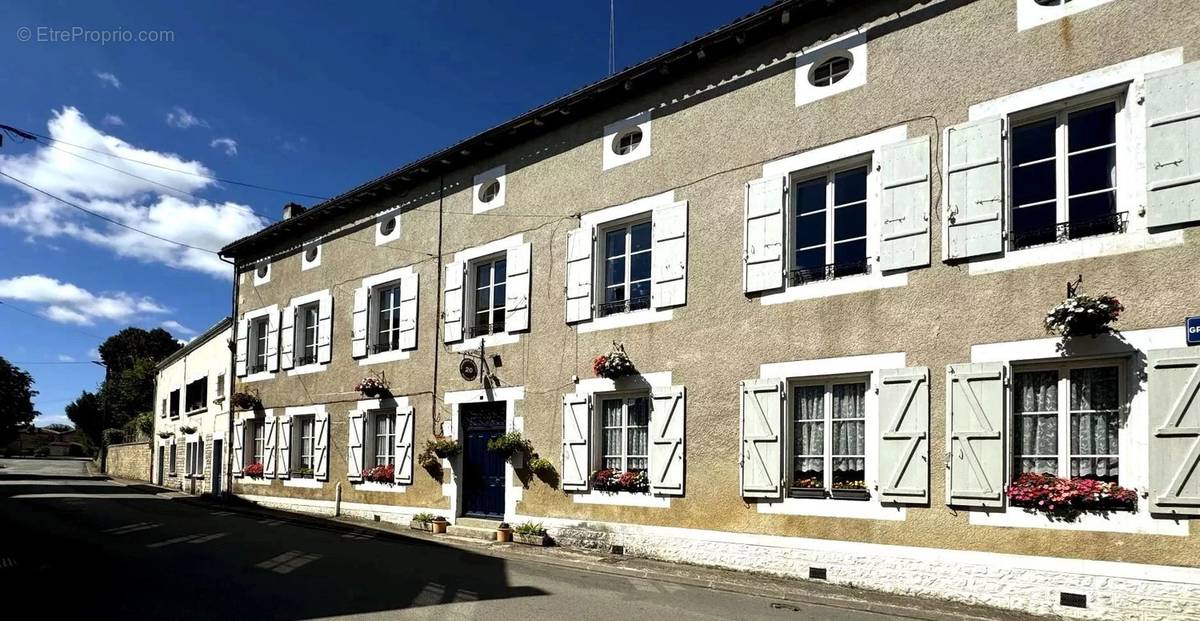 Maison à CHAMPAGNE-MOUTON