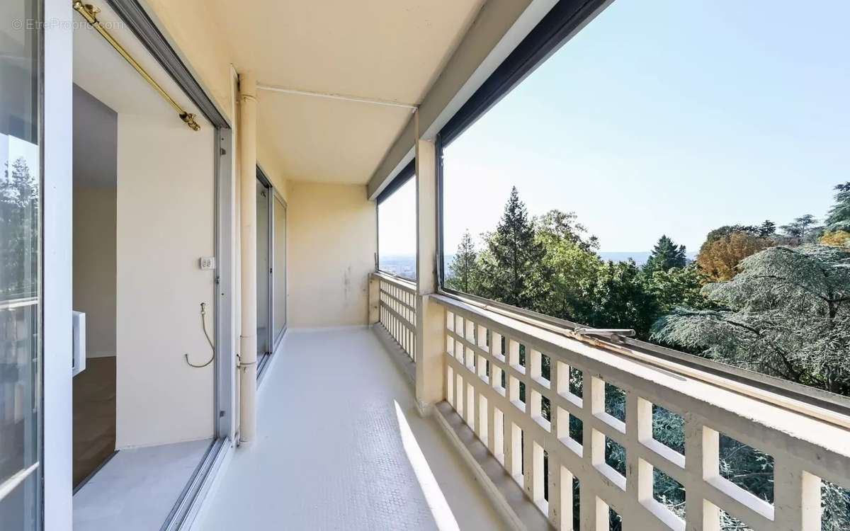 Appartement à SAINTE-FOY-LES-LYON