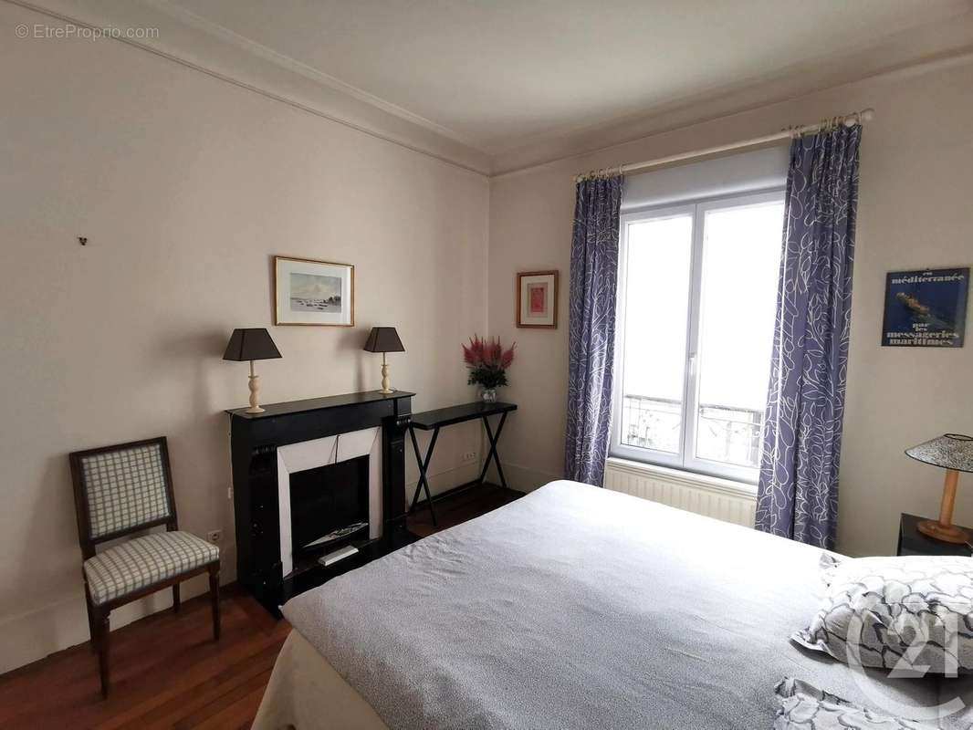 Appartement à NEUILLY-SUR-SEINE