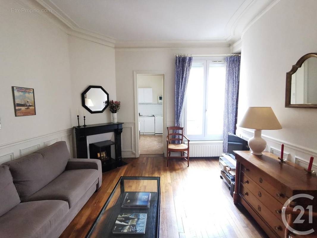 Appartement à NEUILLY-SUR-SEINE