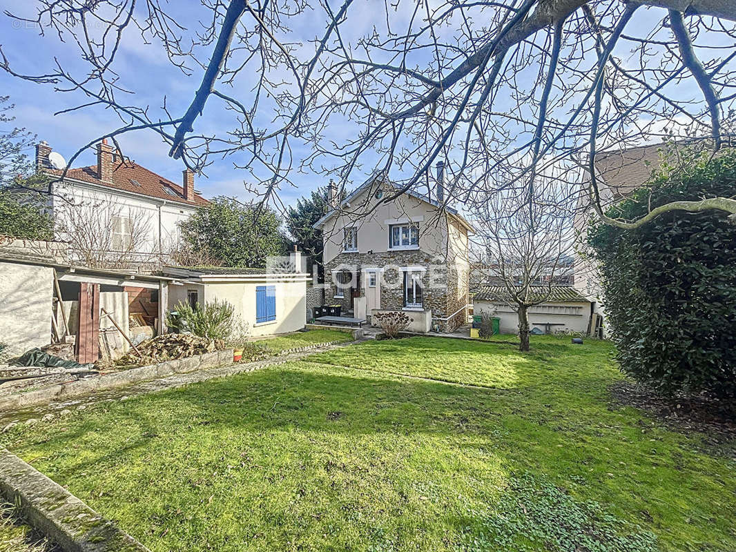 Maison à SAVIGNY-SUR-ORGE