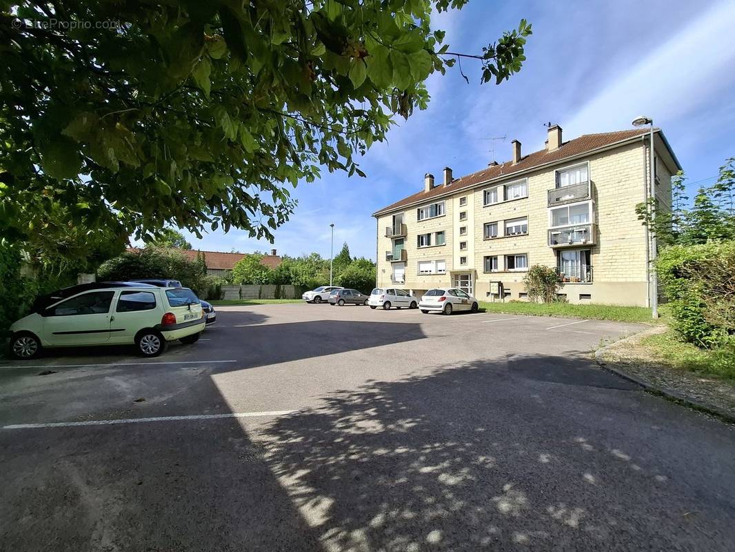 Appartement à SAINTE-SAVINE