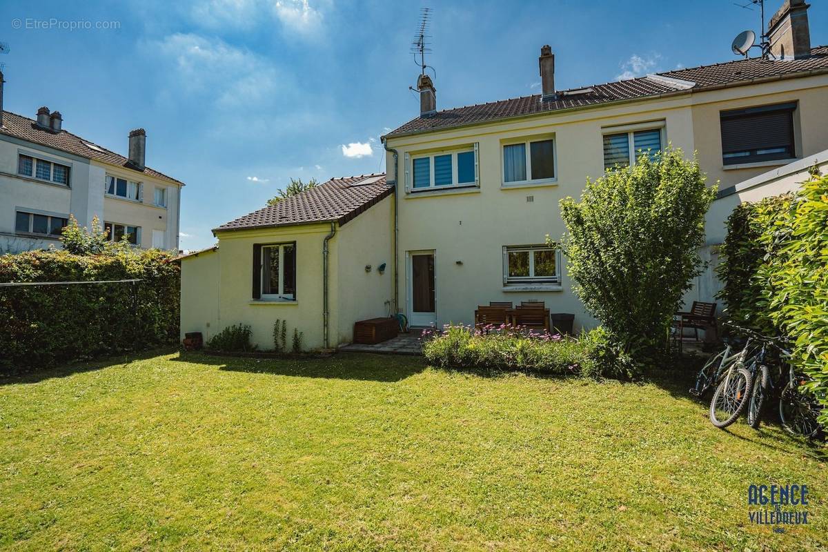 Maison à VILLEPREUX