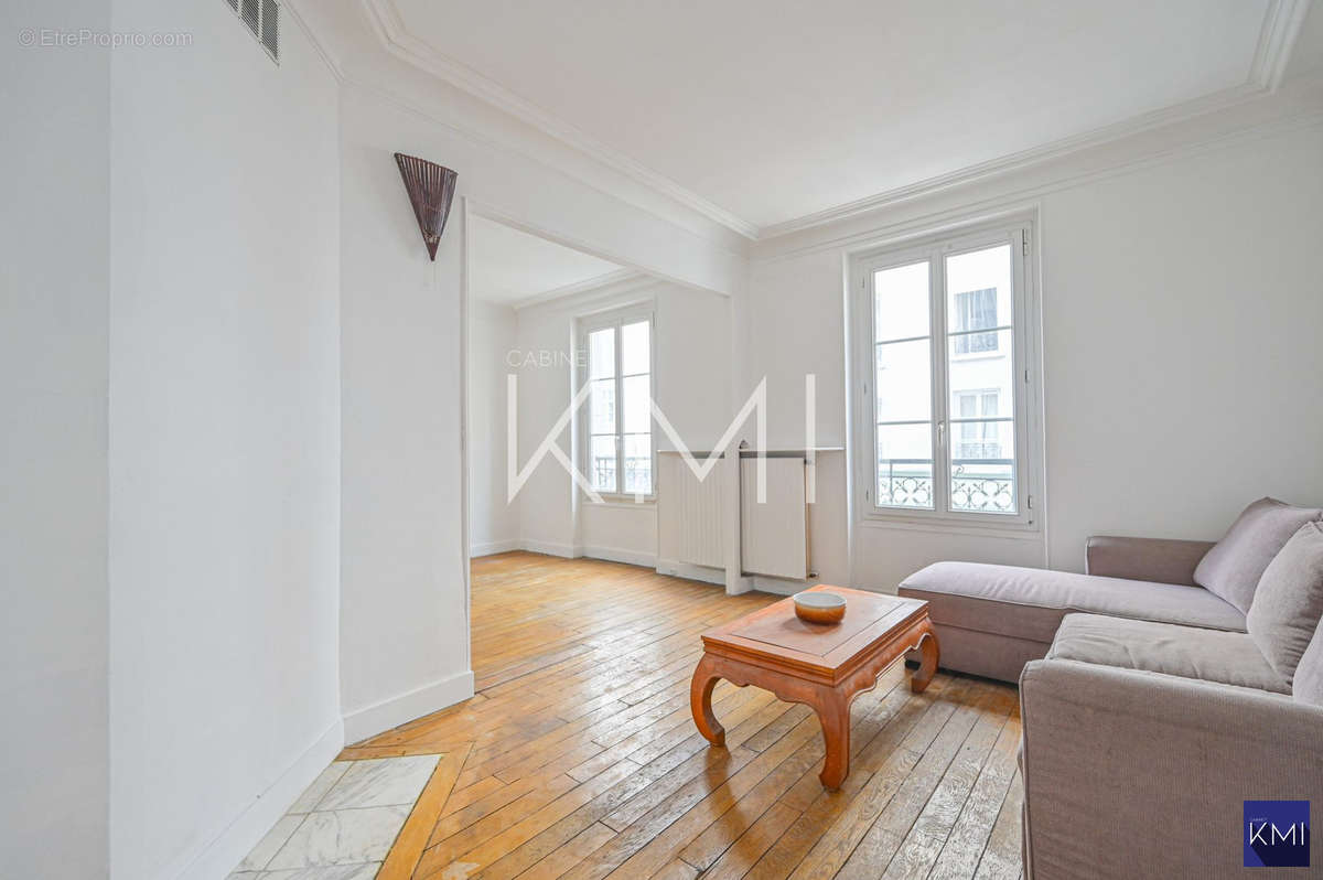 Appartement à PARIS-11E