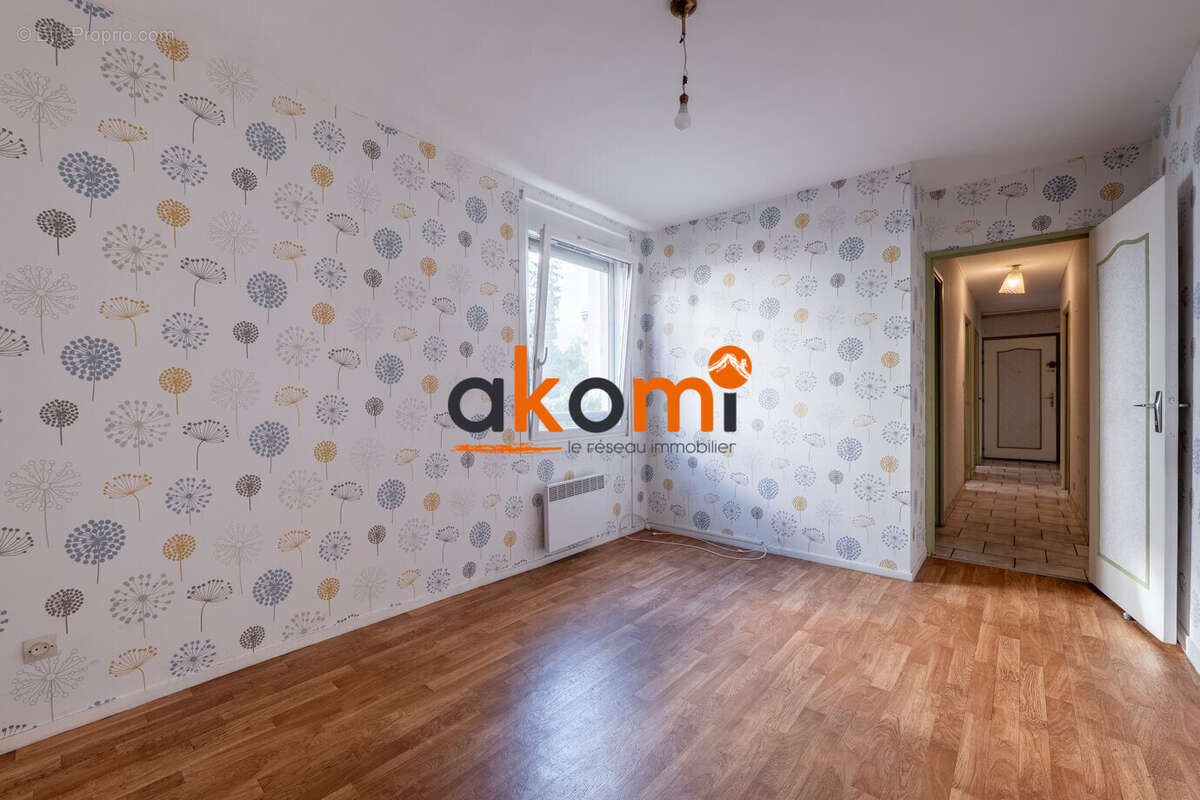 Chambre 2 - Appartement à NANCY