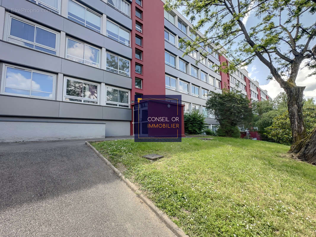 Appartement à SAINTE-FOY-LES-LYON