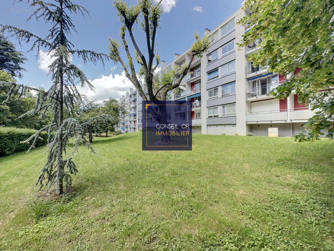 Appartement à SAINTE-FOY-LES-LYON