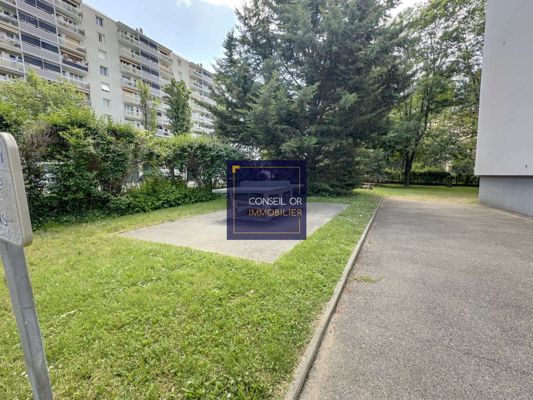 Appartement à SAINTE-FOY-LES-LYON