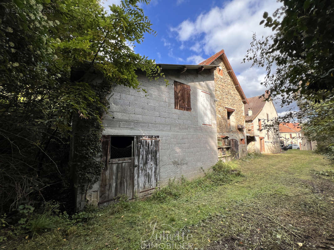 Maison à SAINT-GAL-SUR-SIOULE