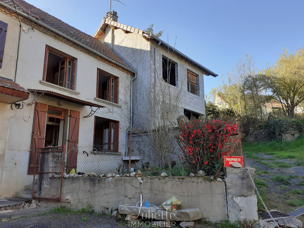 Maison à SAINT-GAL-SUR-SIOULE