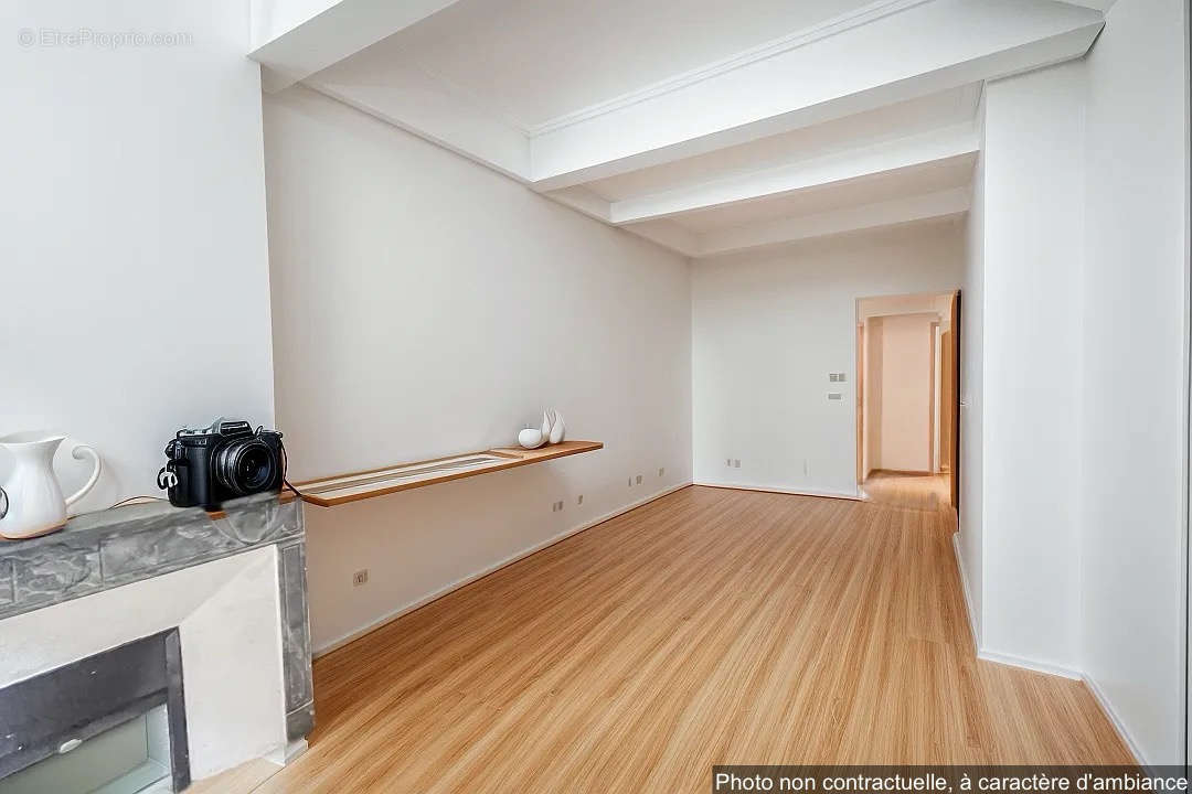 Appartement à MARSEILLE-1E