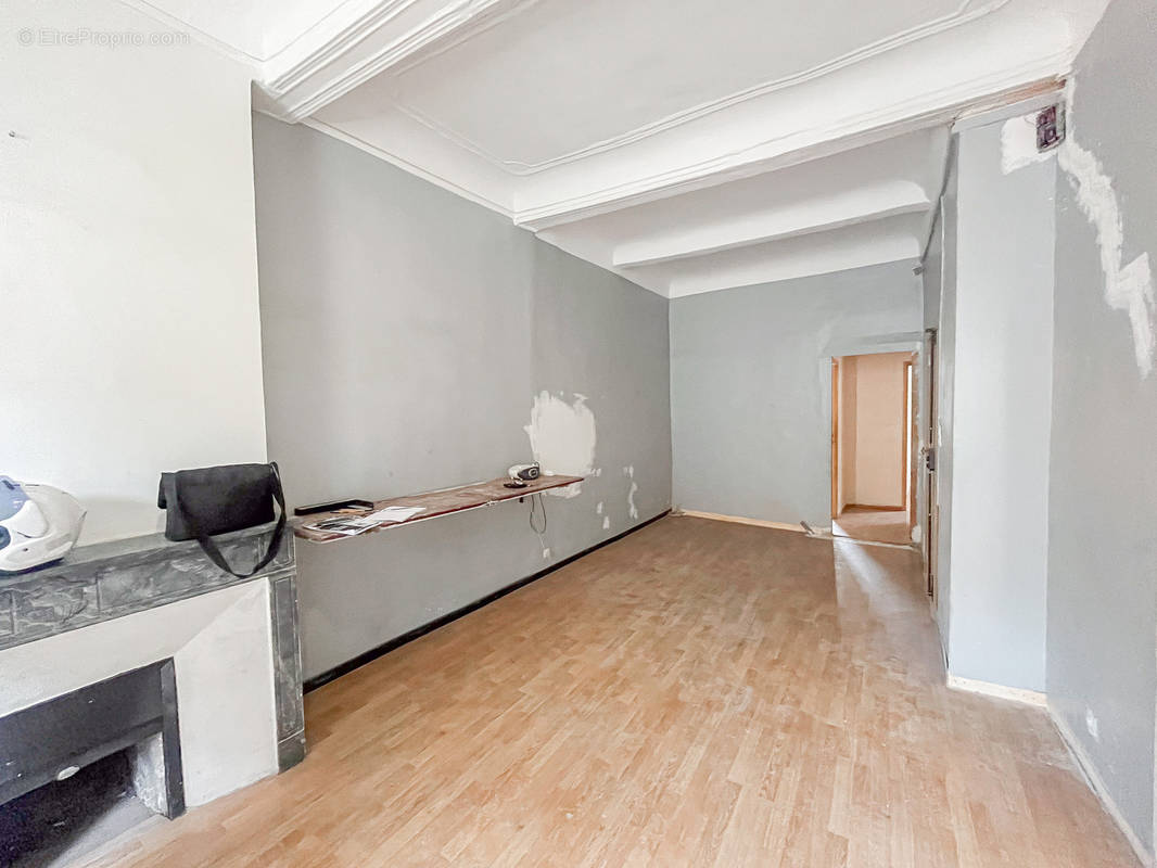 Appartement à MARSEILLE-1E