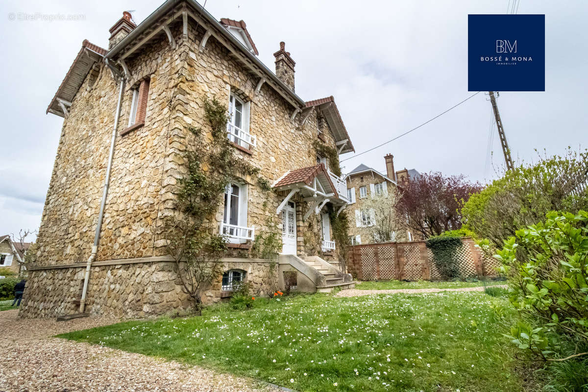 Maison à LE CHESNAY