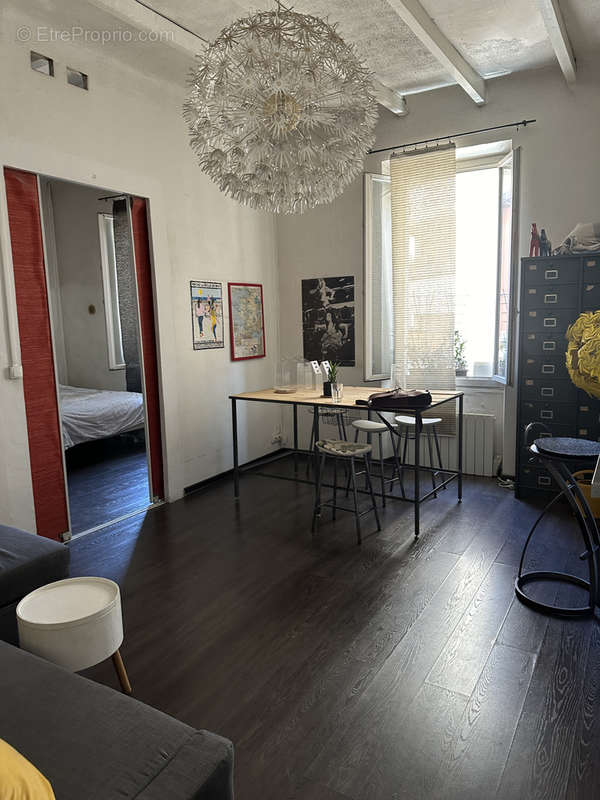 Appartement à MARSEILLE-4E