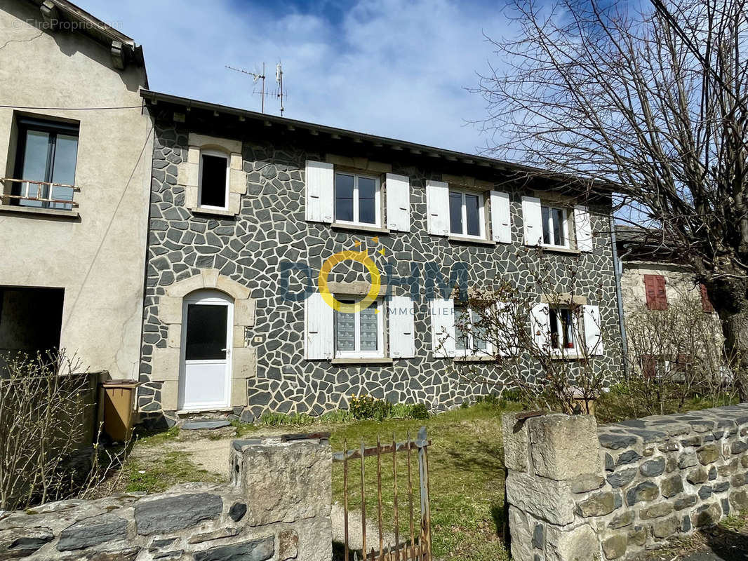 Appartement à SAINT-HOSTIEN